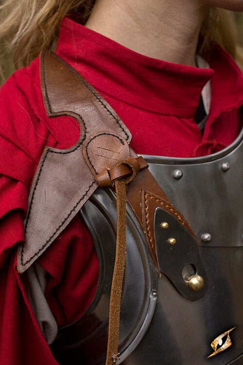 Cape Regulus Red – LARP Gear