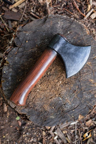 Hirdsman Throwning Axe